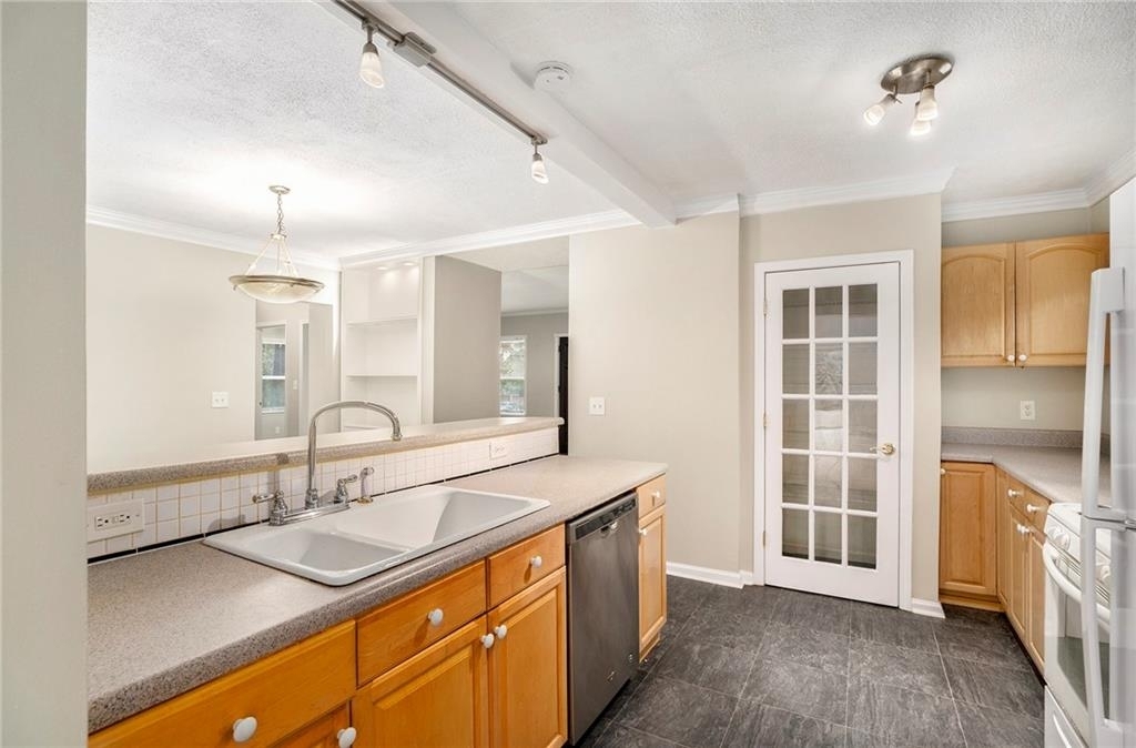 3084 Leeland Road - Photo 7