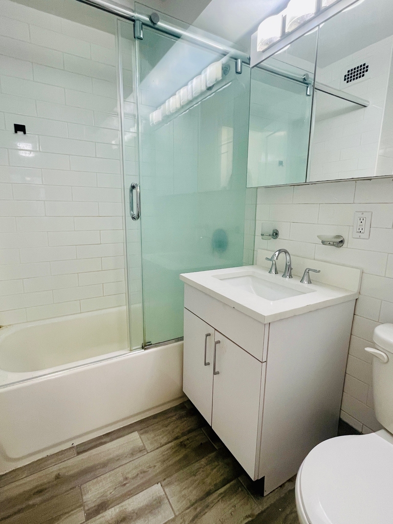 East 56 Street - Photo 5