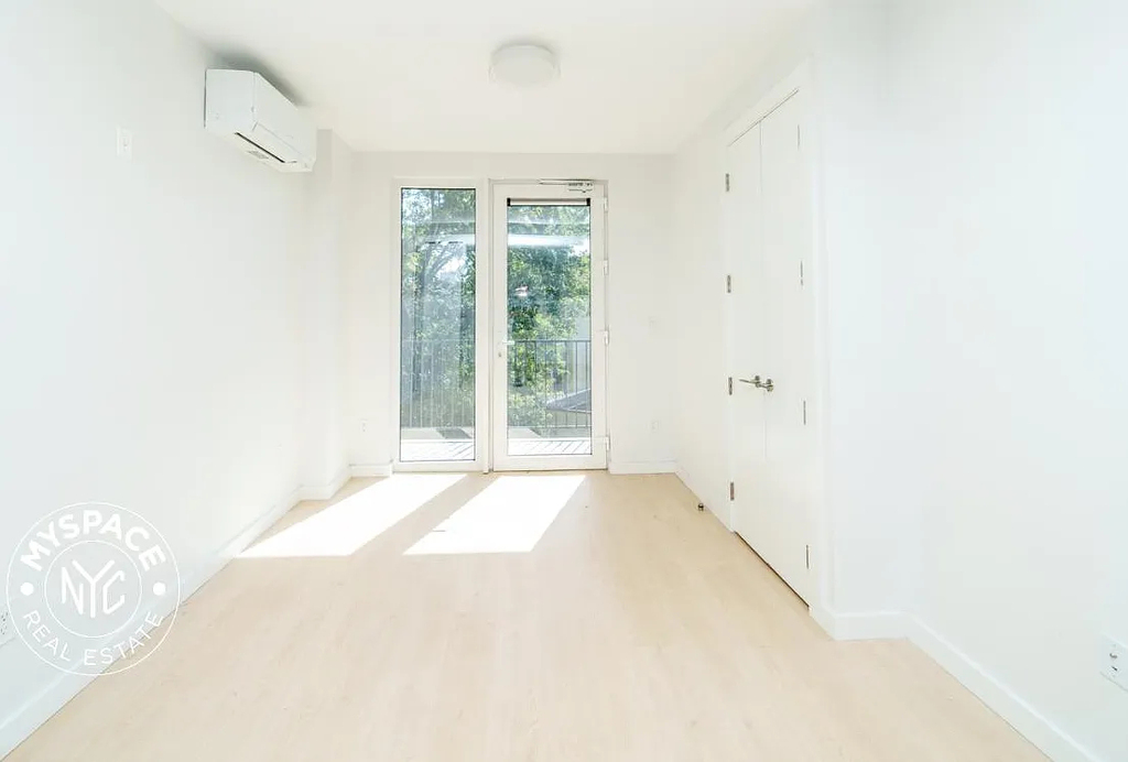 280 Meeker Avenue - Photo 5