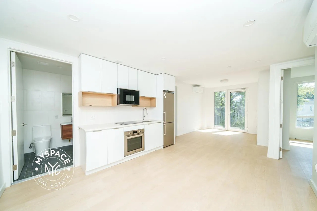 280 Meeker Avenue - Photo 3