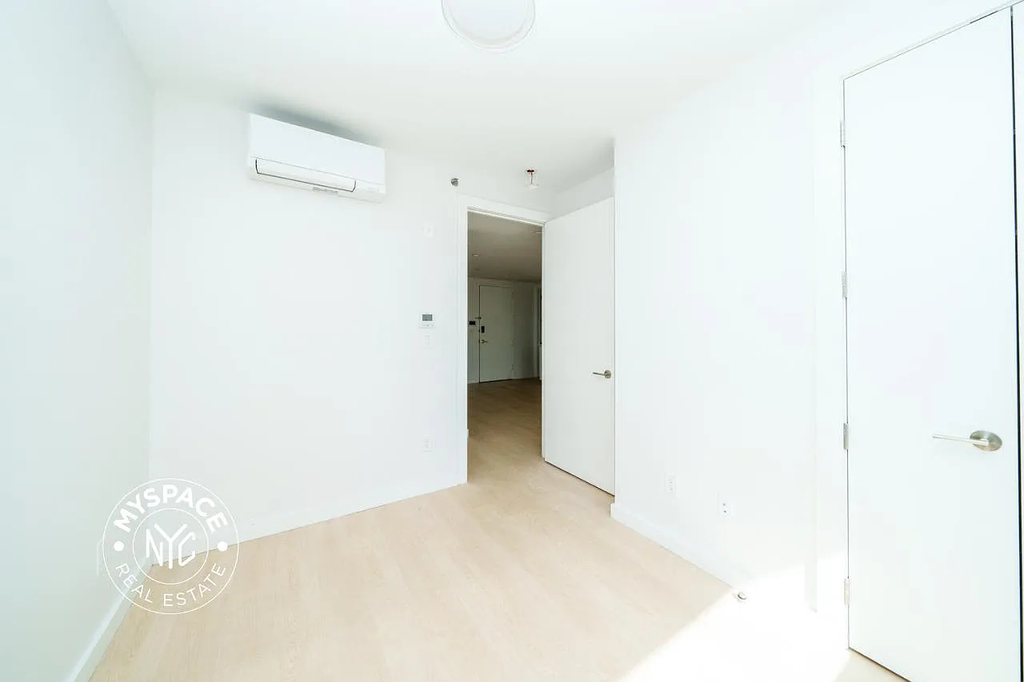 280 Meeker Avenue - Photo 8