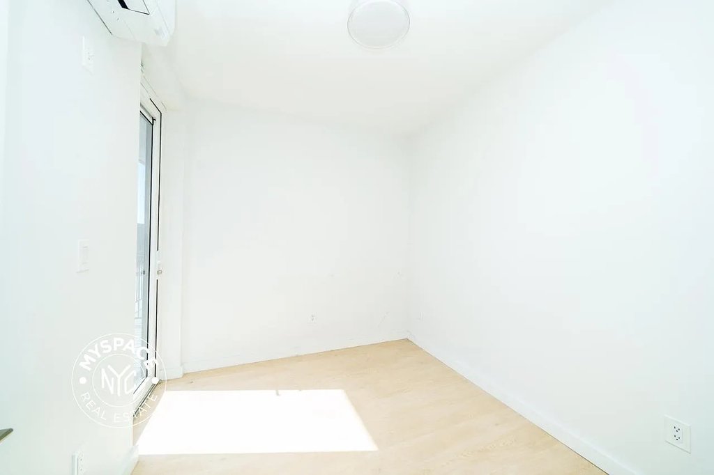 280 Meeker Avenue - Photo 7