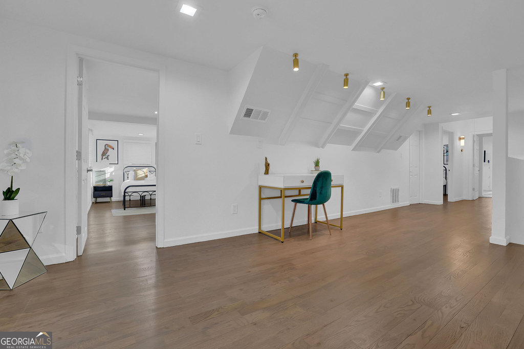 1100 Janes Lane Ne - Photo 9