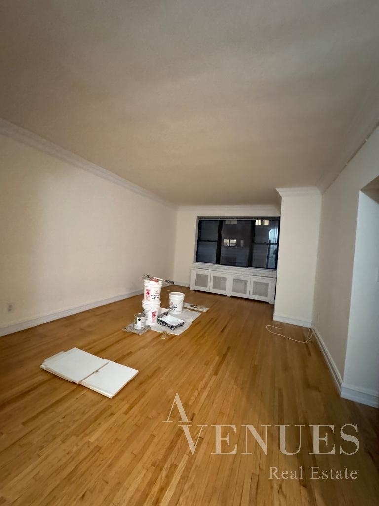 East 76th Street - Photo 6