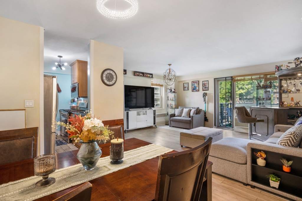 Flatland Ave Apt 3D - Photo 0