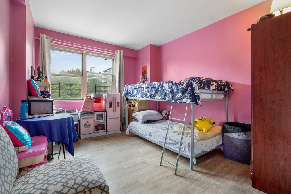 Flatland Ave Apt 3D - Photo 7