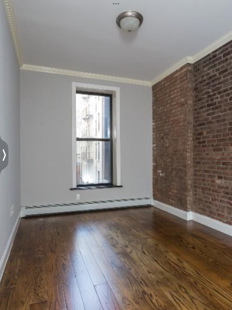 7th Street and 3rd avenue  - Photo 7