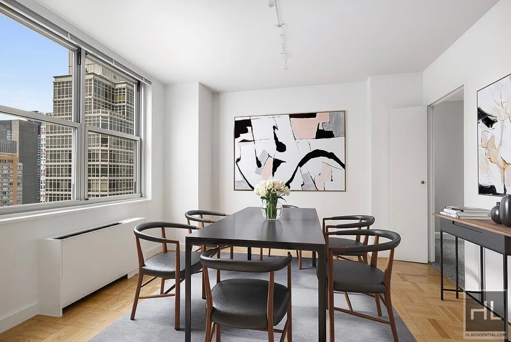 East 56th Street - Photo 0