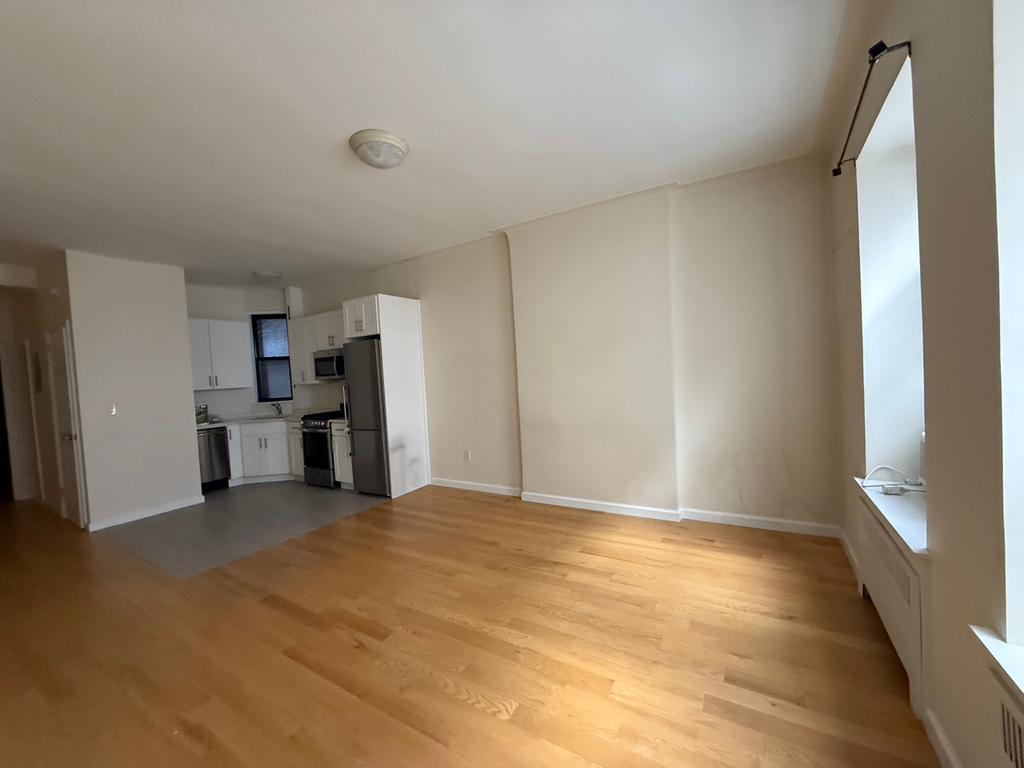 123 East 82nd Street - Photo 1
