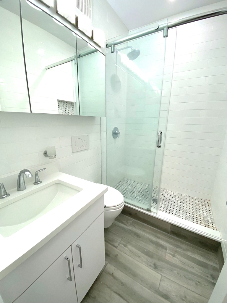 East 56 Street - Photo 13