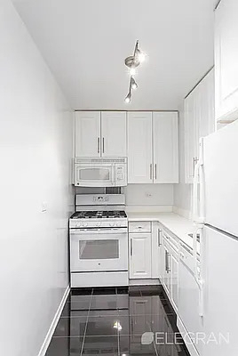 888 8th Avenue - Photo 3