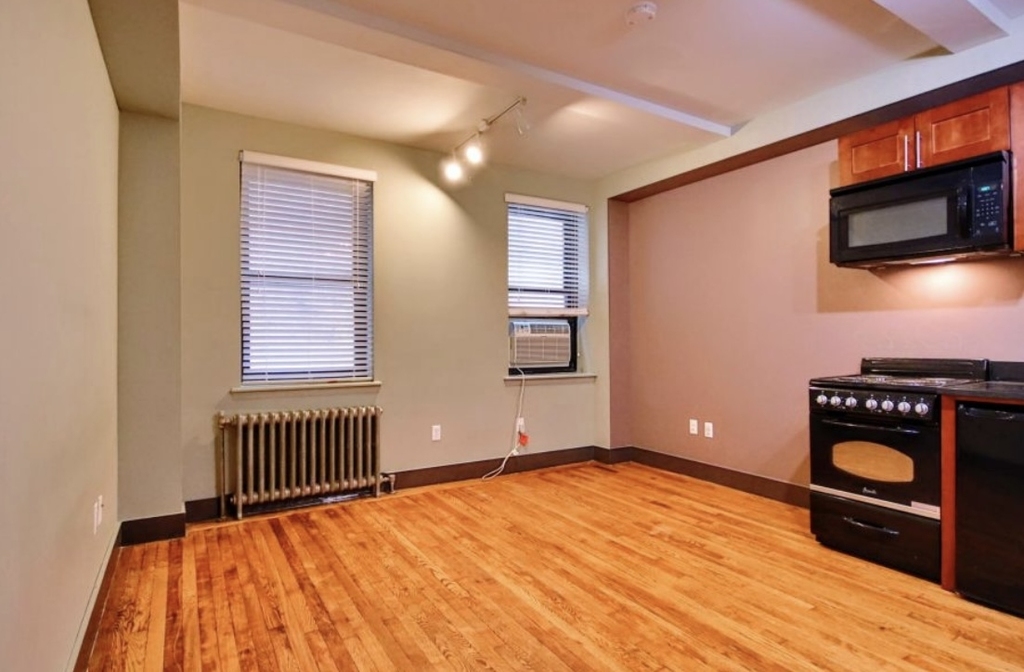 Waverly Place and Mercer Street - Photo 1