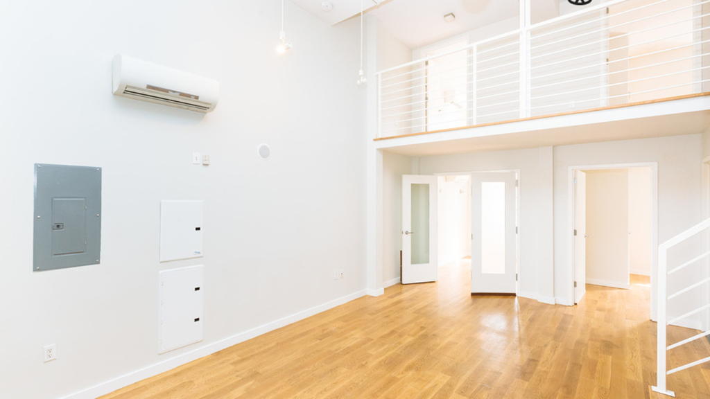 100 Dupont Street - Photo 11