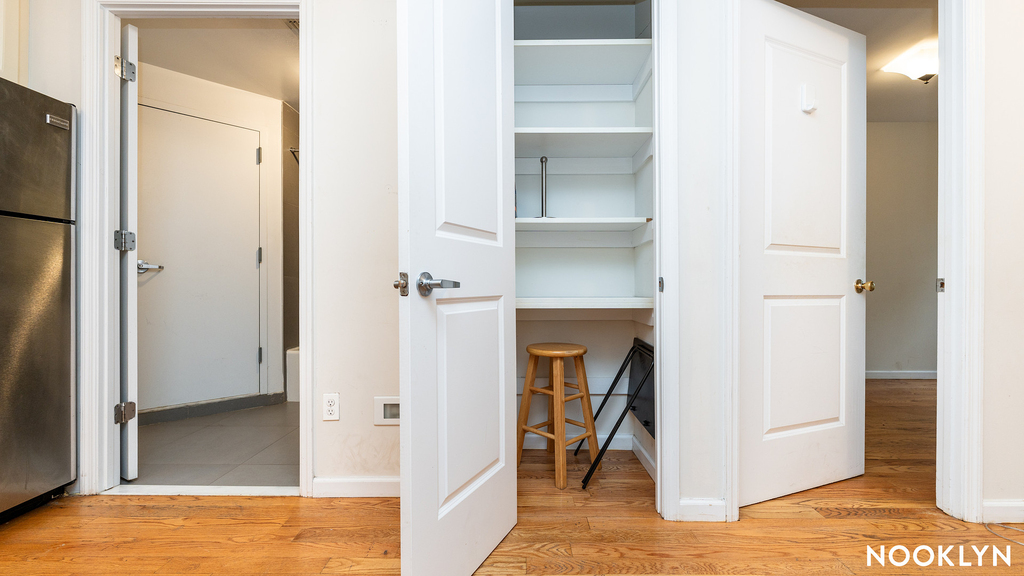 261 Evergreen Avenue - Photo 13