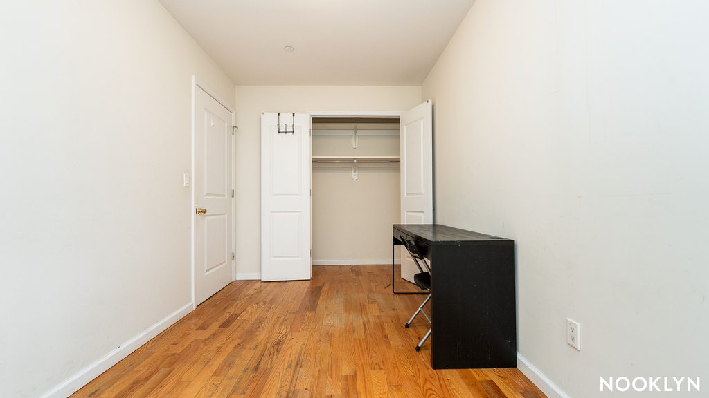 261 Evergreen Avenue - Photo 8