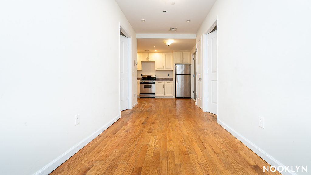 261 Evergreen Avenue - Photo 15