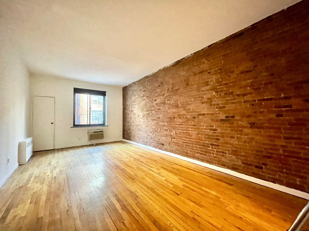 York/ East 80th Street - Photo 1