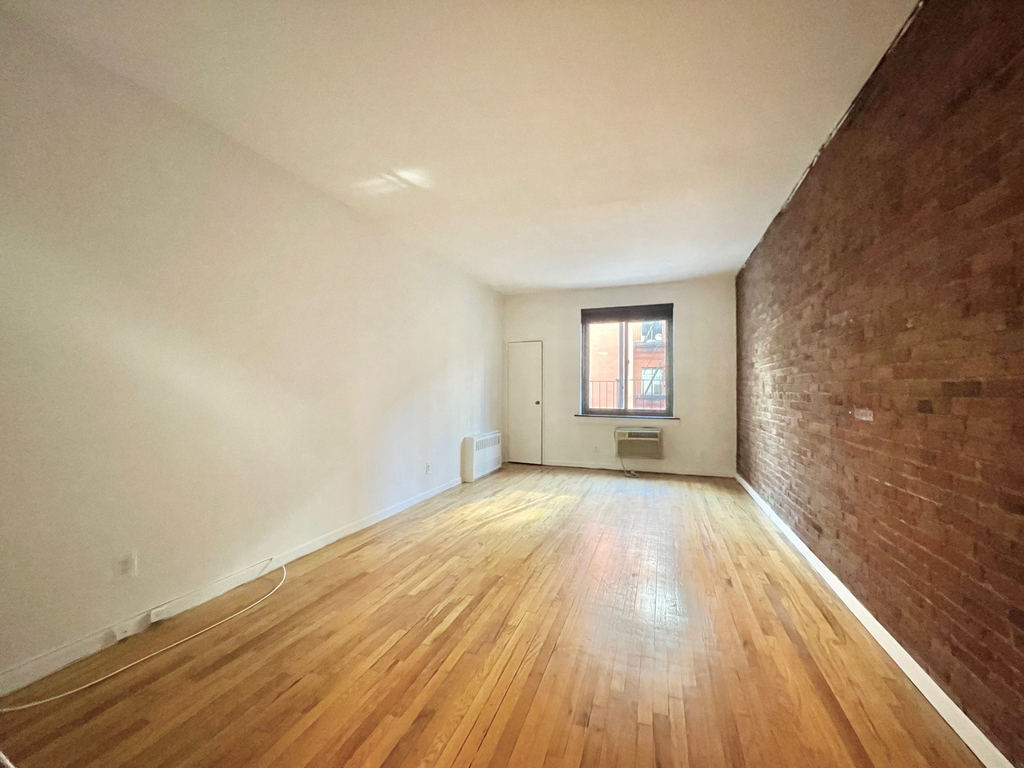 York/ East 80th Street - Photo 0