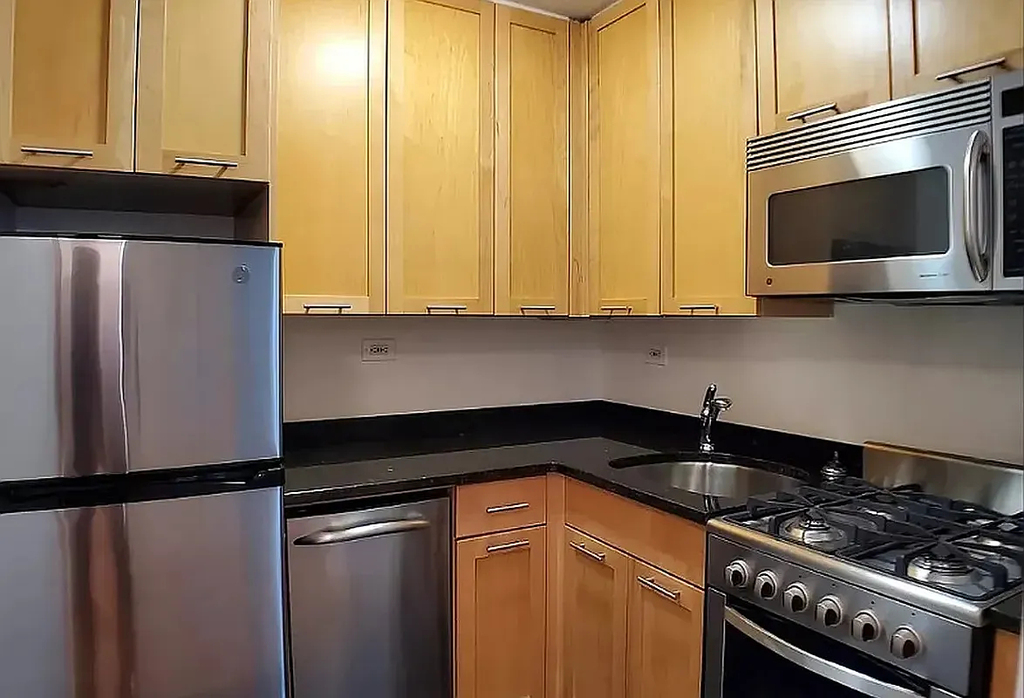 145 4th Avenue - Photo 2