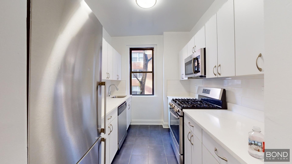 West 12th Street - Photo 2