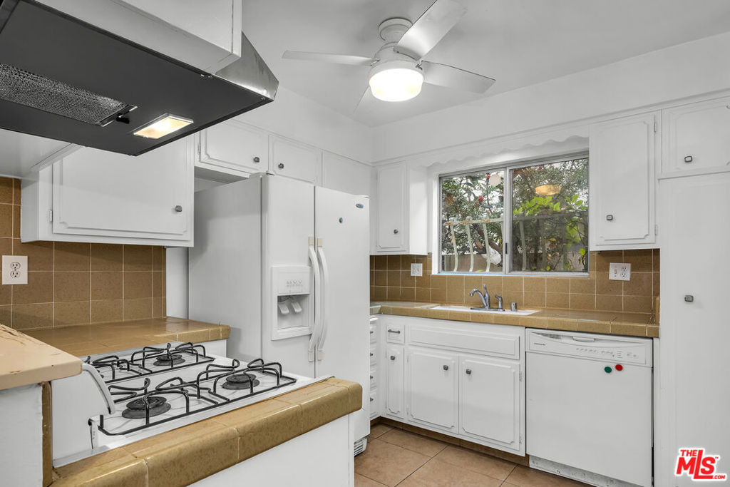 848 15th Street - Photo 10