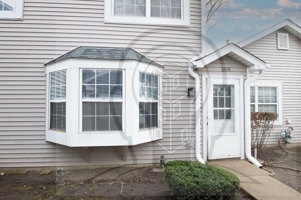 608 N Lake Shore Dr - Photo 0