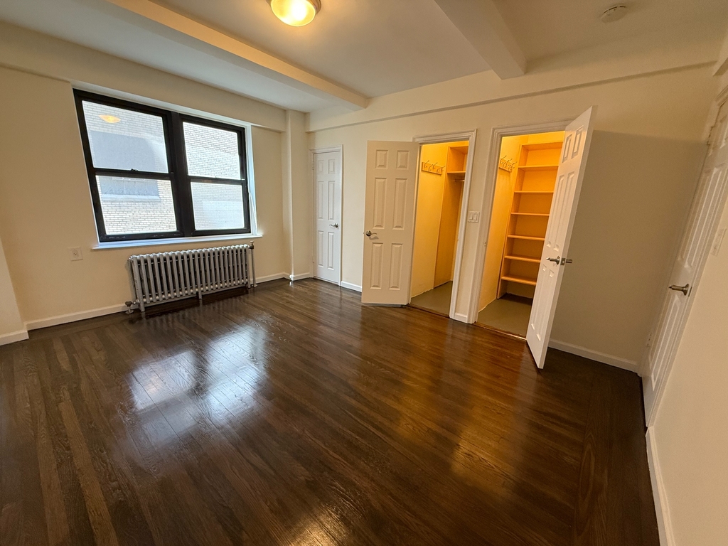 Amsterdam Avenue & 101st St - Photo 4