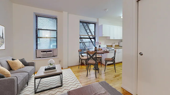 72nd street 1st avenue. - Photo 2