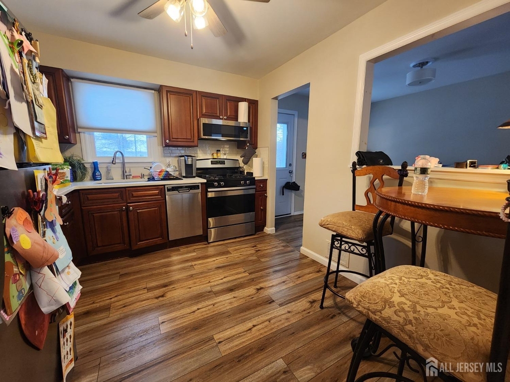 98 Garfield Avenue - Photo 3