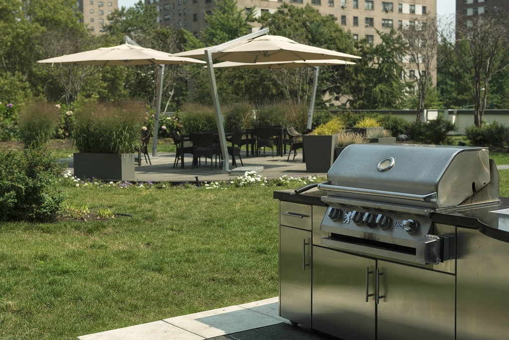 801 Amsterdam Ave - Photo 31