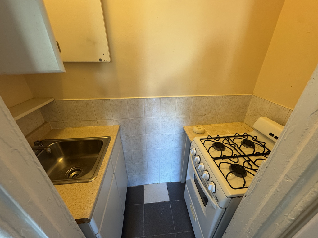 41 Halsey Street - Photo 2