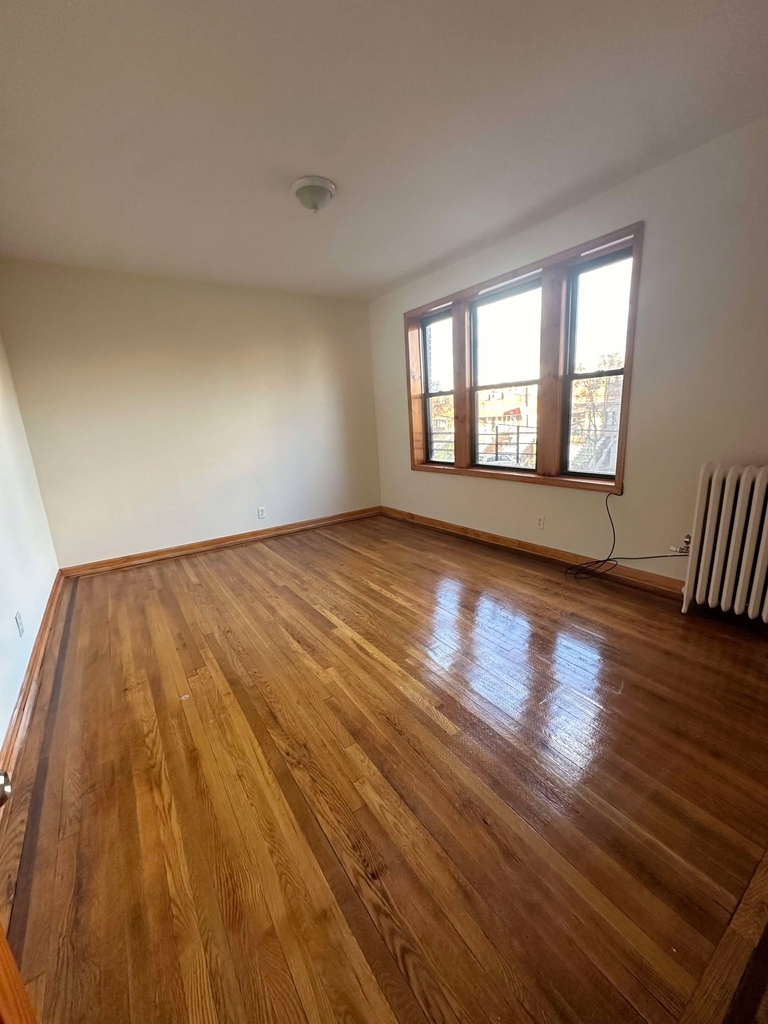 1662 Cropsey Avenue - Photo 3