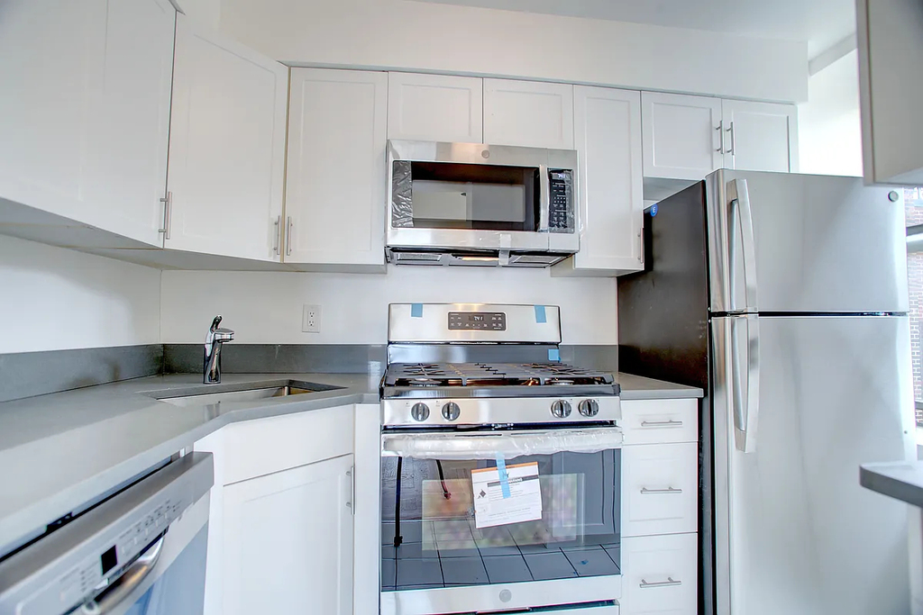 147 West 79th Street - Photo 4