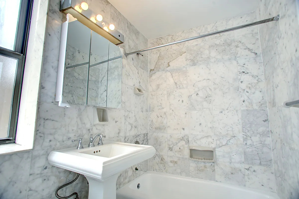 147 West 79th Street - Photo 5