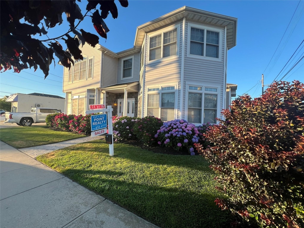 25 Lido Boulevard - Photo 1