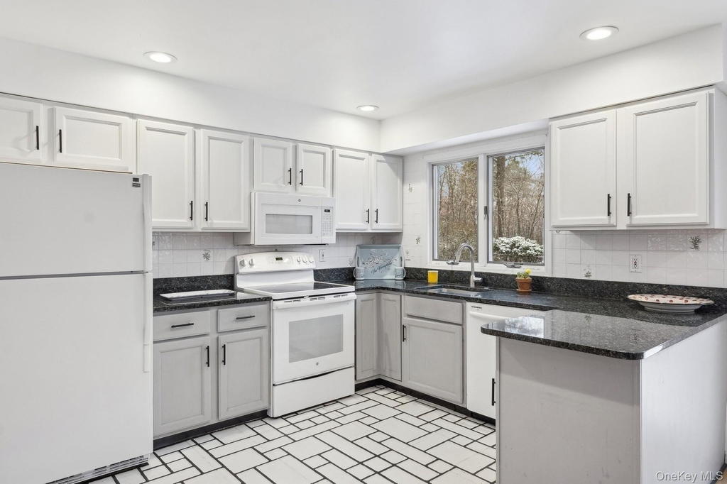12 Hildreth Road - Photo 4