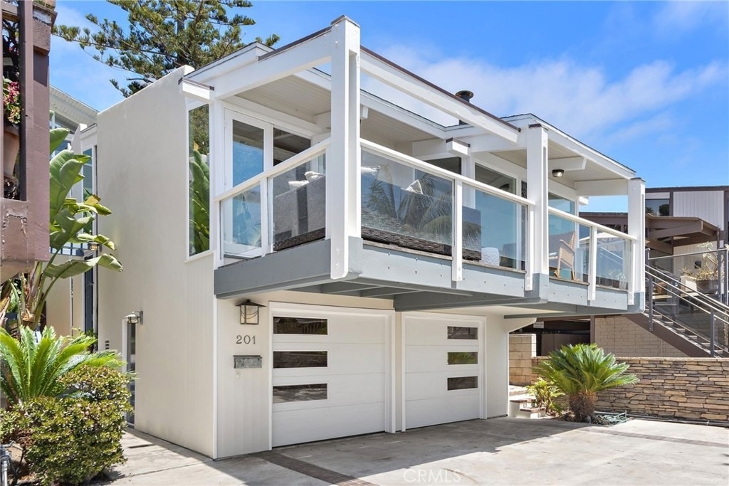 201 Nyes Place - Photo 10