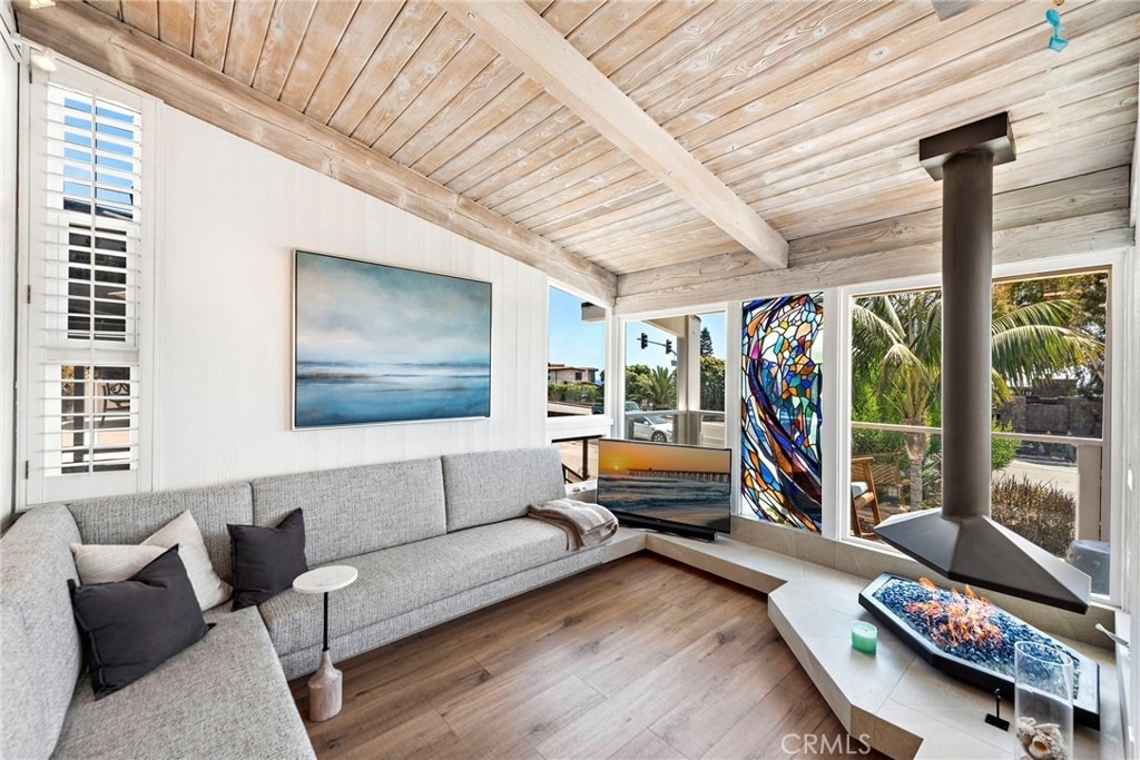 201 Nyes Place - Photo 7