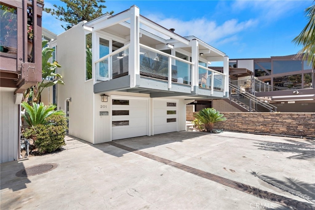 201 Nyes Place - Photo 24