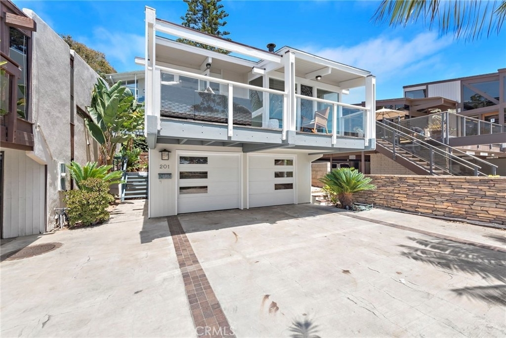 201 Nyes Place - Photo 22