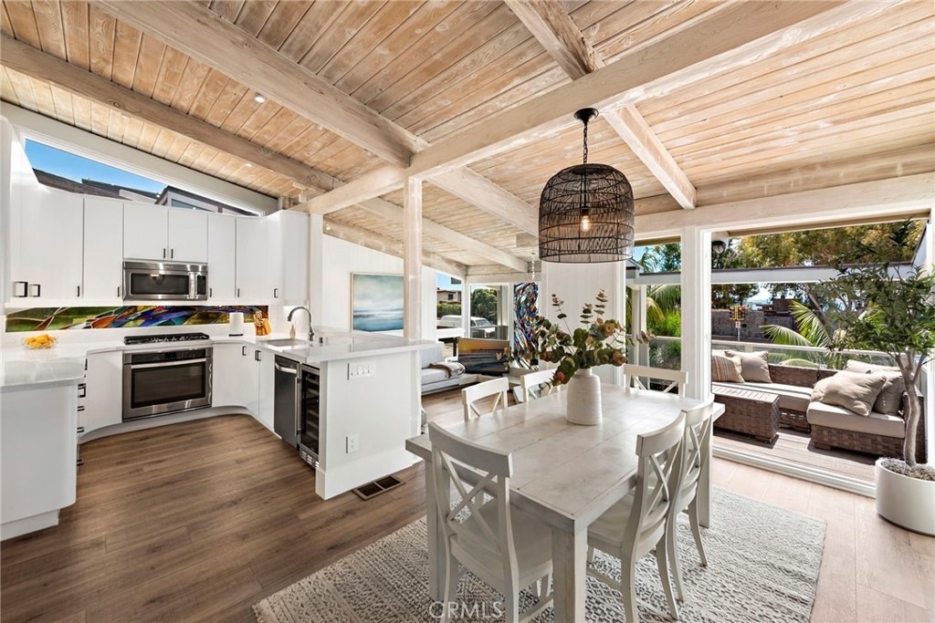 201 Nyes Place - Photo 3