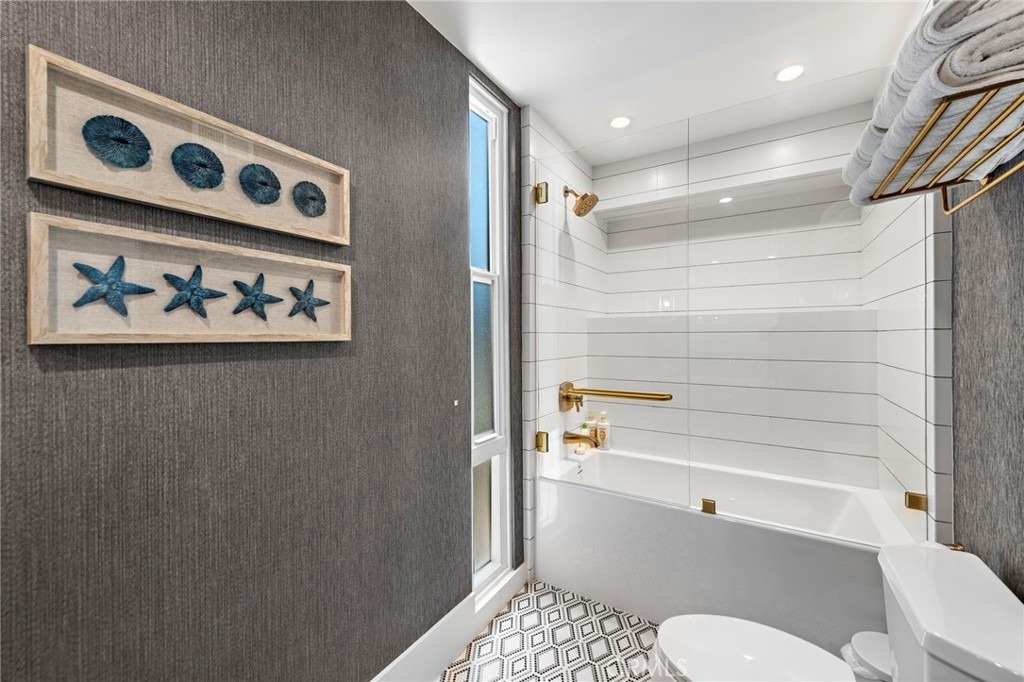 201 Nyes Place - Photo 17
