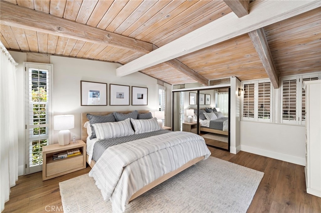 201 Nyes Place - Photo 11