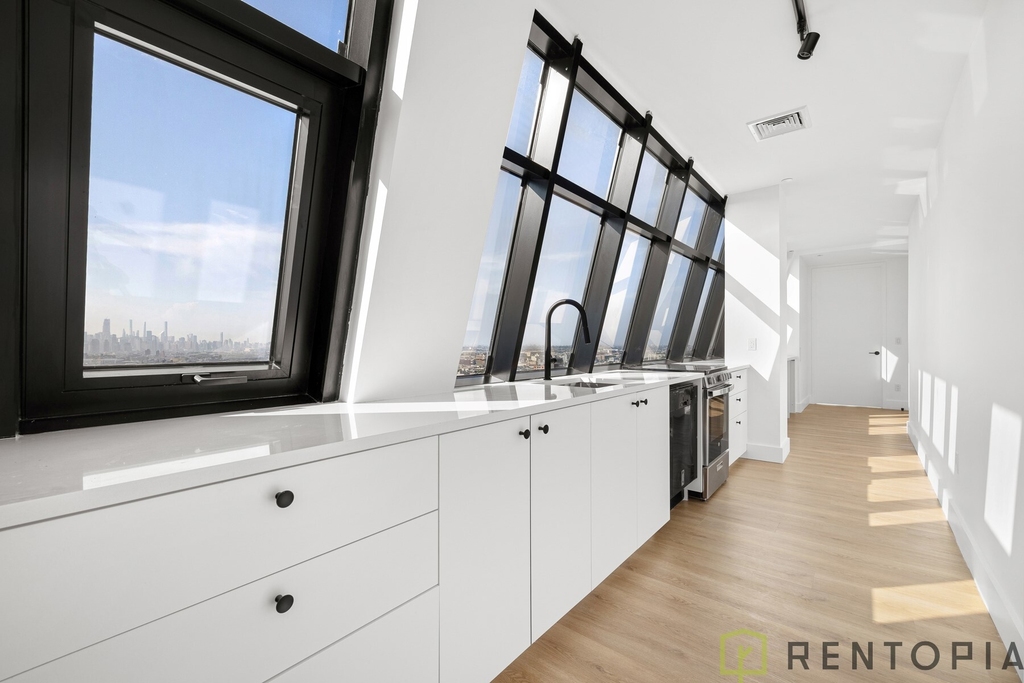 60 Cedar Street - Photo 2