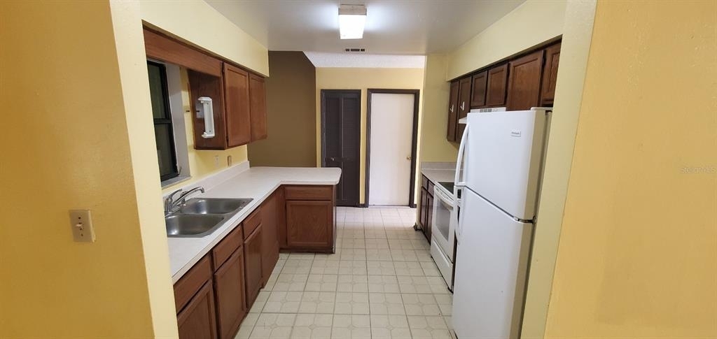 711 Del Rio Way - Photo 5