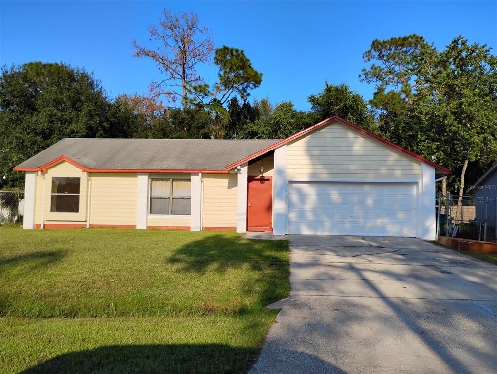 711 Del Rio Way - Photo 0