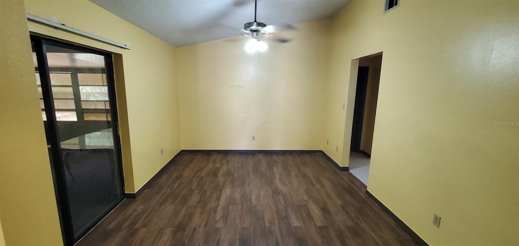 711 Del Rio Way - Photo 2