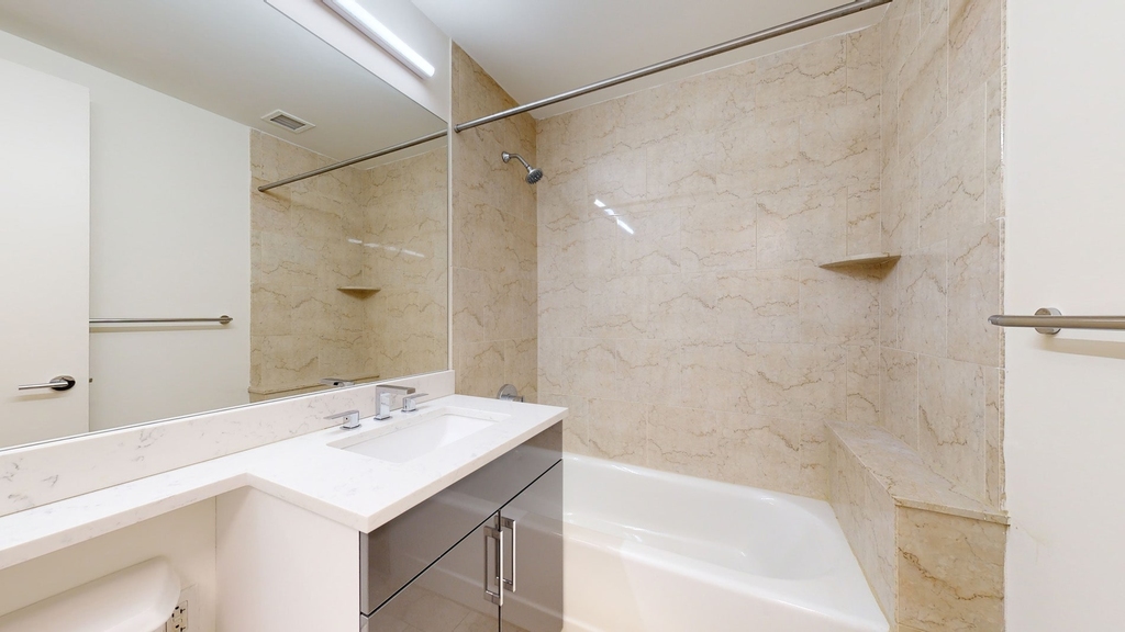 10 Hanover Square - Photo 3