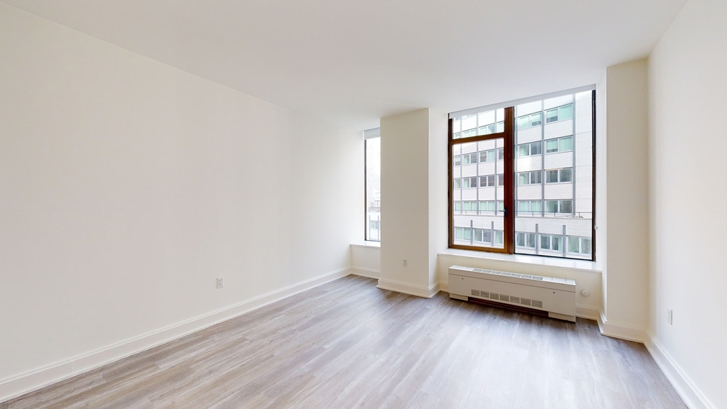 10 Hanover Square - Photo 2