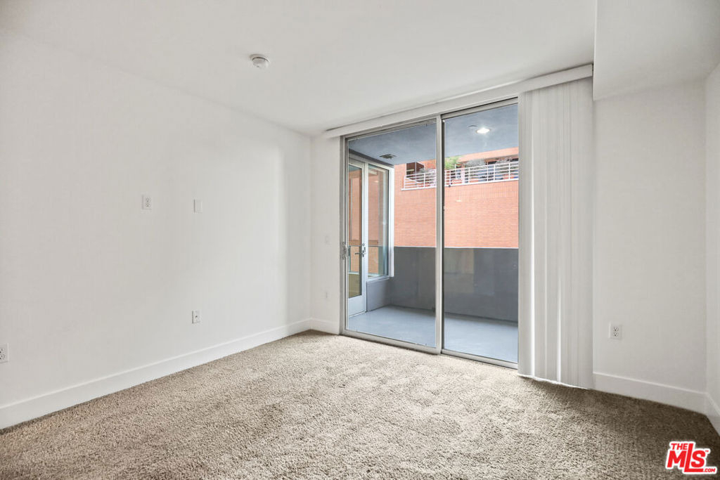 10473 Santa Monica Boulevard - Photo 7